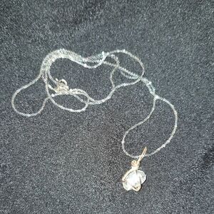 Elegant Silver Necklace with Crystal Pendant